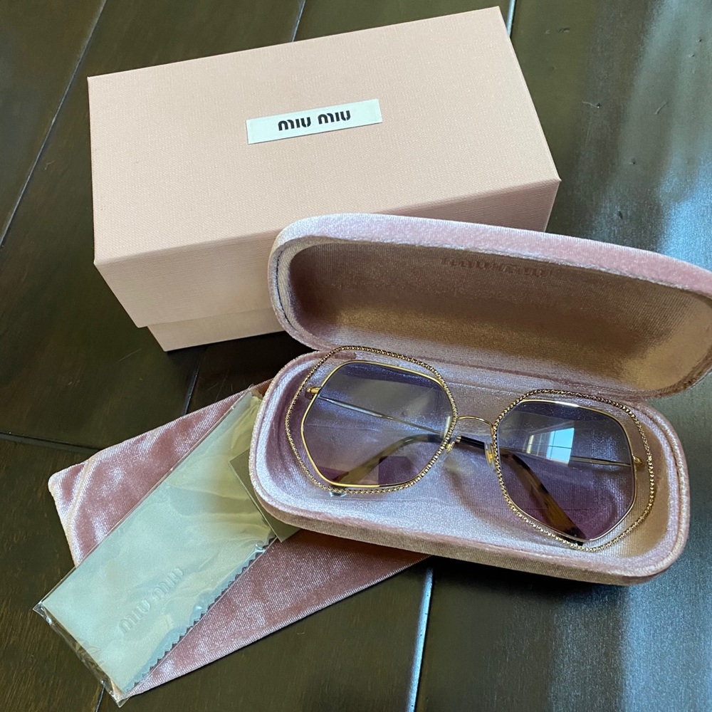 MIU MIU LA MONDAINE SUNGLASSES